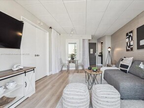 2670 E Sunrise Blvd in Fort Lauderdale, FL - Foto de edificio - Building Photo