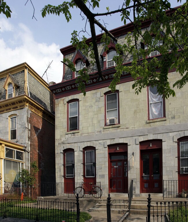 3703 Powelton in Philadelphia, PA - Foto de edificio - Building Photo