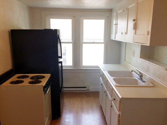 518 W Edwards St, Unit Apt 4