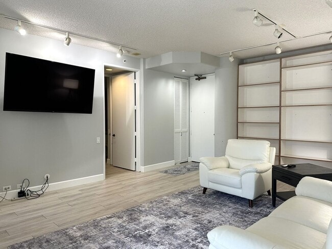 1212 Nuuanu Ave in Honolulu, HI - Building Photo - Building Photo