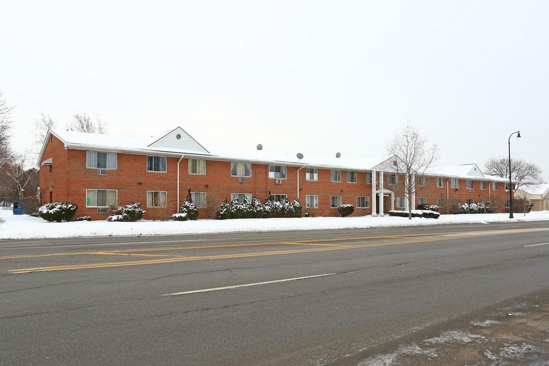 West Warren Apartments in Dearborn, MI - Building Photo