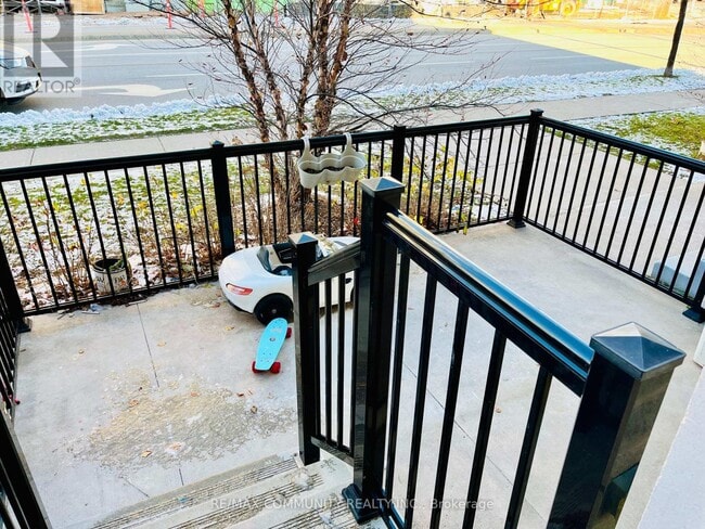 2205 Lillykin St in Oakville, ON - Building Photo - Building Photo