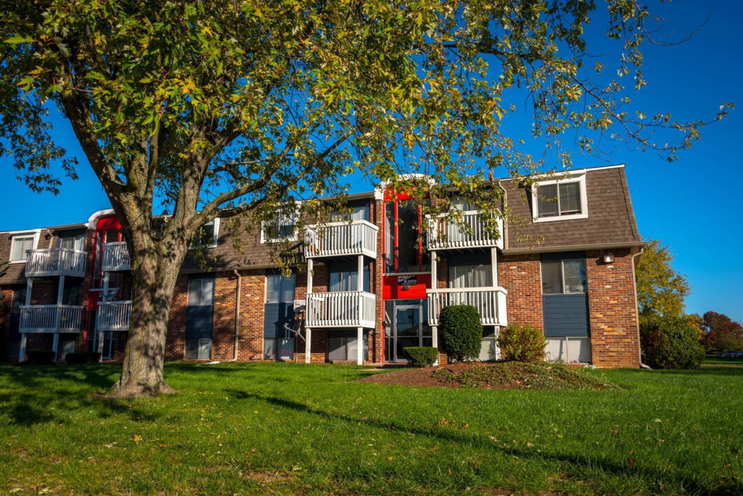 Brickyard Flats in Speedway, IN - Building Photo