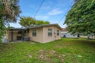 2857 NW 12th St in Fort Lauderdale, FL - Building Photo - Building Photo