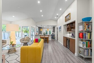 2474 Bedford Mews Dr in Wellington, FL - Building Photo - Building Photo