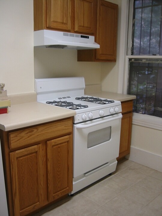 848 Huntington Ave, Unit 2 in Boston, MA - Building Photo