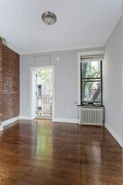 52 Barrow St, Unit 3D in New York, NY - Building Photo