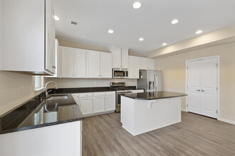 1201 Pointe View Dr in Mars, PA - Building Photo - Building Photo