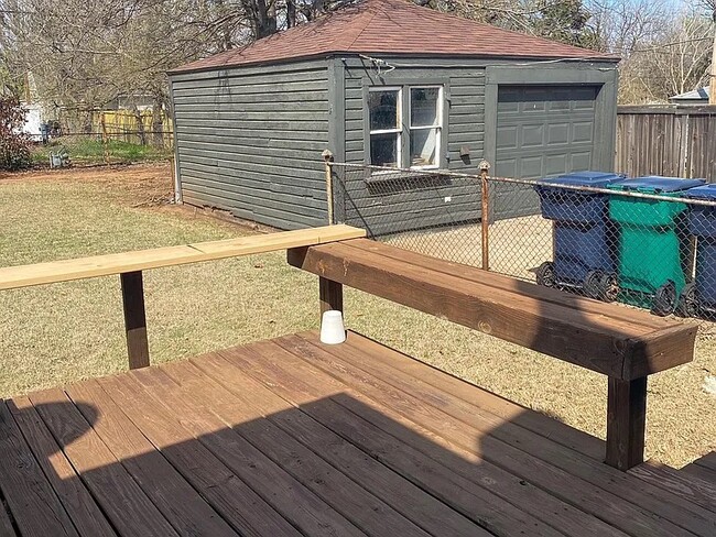 2121 NW 28th St in Oklahoma City, OK - Building Photo - Building Photo