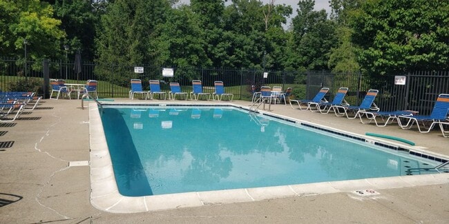 239 Legends Creek Way, Unit 310 in Indianapolis, IN - Building Photo - Building Photo