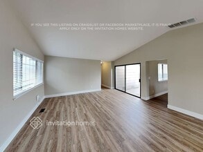 449 Topsail Dr, Unit 706-300 in Vallejo, CA - Foto de edificio - Building Photo