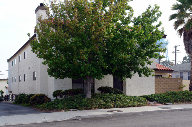 711 E Grand Ave in El Segundo, CA - Building Photo - Building Photo