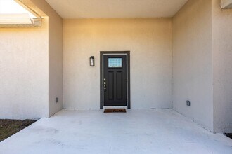 5534 Fairlane Dr in North Port, FL - Building Photo - Building Photo