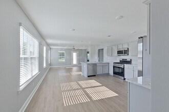 605 June St in Prattville, AL - Foto de edificio - Building Photo