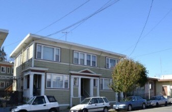 3819-3825 Manila Ave in Oakland, CA - Foto de edificio - Building Photo