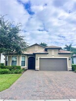 9304 Bexley Dr in Ft. Myers, FL - Building Photo