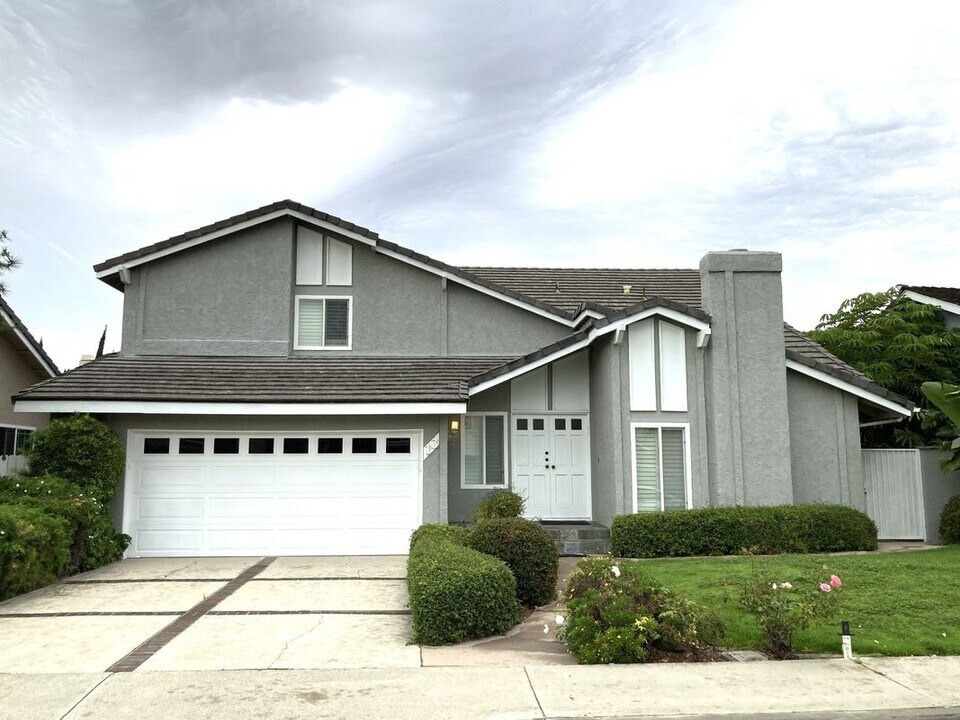 13 Blazing Star in Irvine, CA - Building Photo