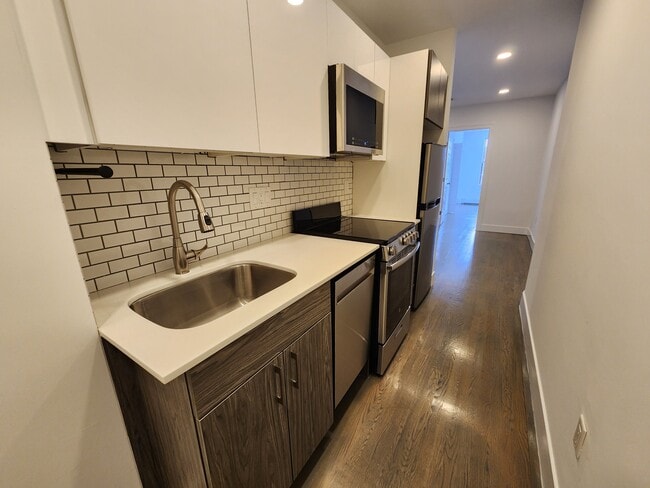 42 Joy St, Unit #8