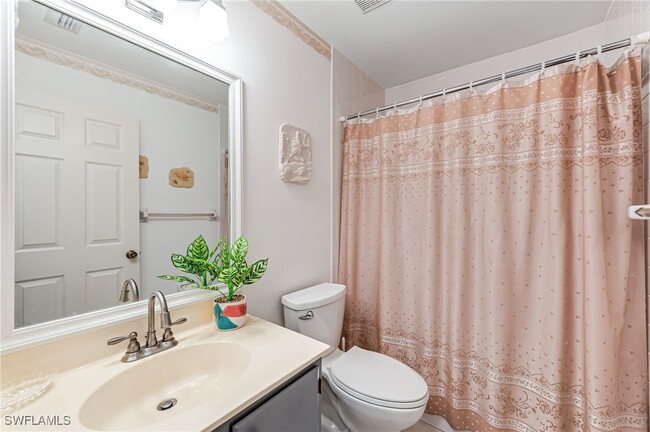property at 725 Landover Ct