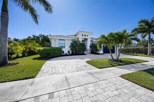 1871 Dogwood Dr in Marco Island, FL - Building Photo
