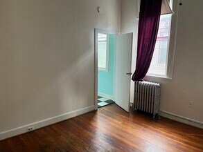 1721 Bank St, Unit 1st Floor Unit A in Baltimore, MD - Foto de edificio - Building Photo