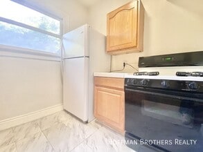 532 S Coronado St, Unit 108 in Los Angeles, CA - Building Photo - Building Photo