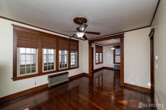 684 Amboy Ave in Edison, NJ - Building Photo - Building Photo