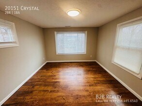 20151 Crystal in Cleveland, OH - Foto de edificio - Building Photo