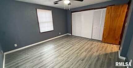 7307 N Oxford Pl in Peoria, IL - Building Photo - Building Photo