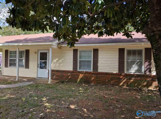3605 Squaw Valley Dr SW in Huntsville, AL - Building Photo - Building Photo