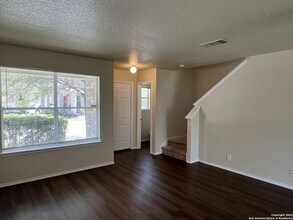10118 Figaro Canyon in San Antonio, TX - Building Photo - Building Photo