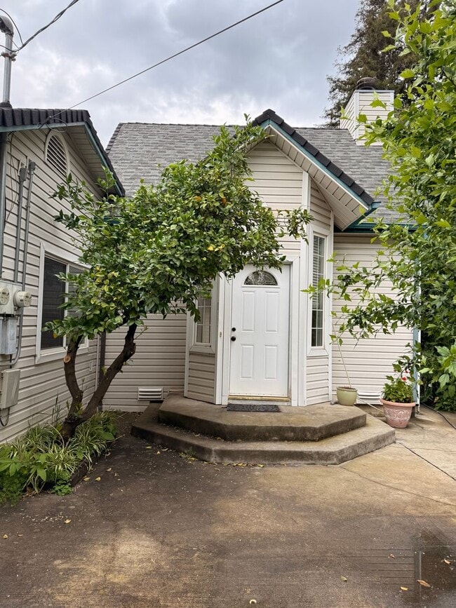 5511 San Francisco Blvd in Sacramento, CA - Building Photo - Building Photo