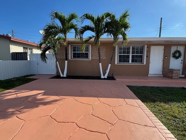 301 SW 76th Ct, Unit 301 in Miami, FL - Foto de edificio