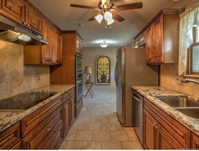 156 E 57th Pl in Tulsa, OK - Building Photo - Building Photo