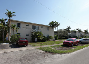 3601 Van Buren St in Hollywood, FL - Building Photo - Building Photo