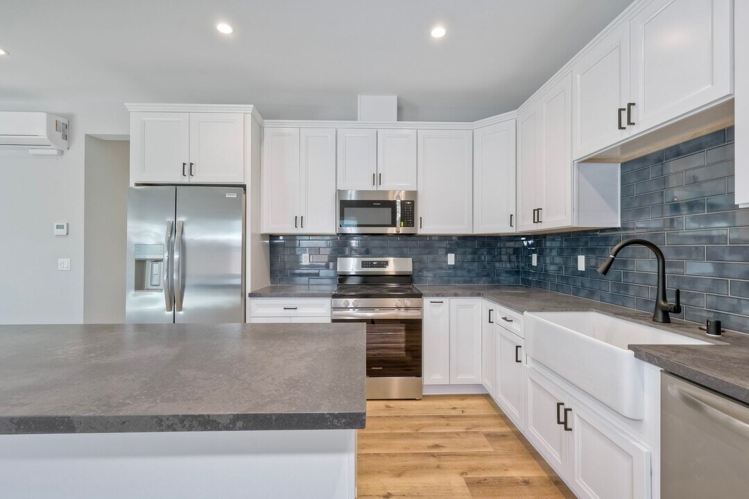 6838 Tower St in La Mesa, CA - Building Photo