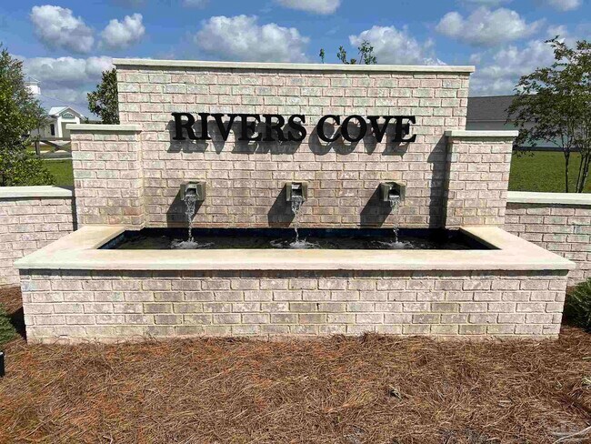 6319 June Bug Dr in Milton, FL - Foto de edificio - Building Photo