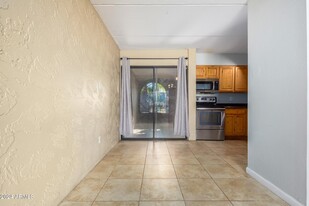 7110 E Continental Dr in Scottsdale, AZ - Building Photo - Building Photo