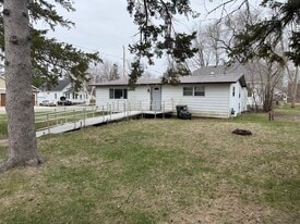 477 Maple St in Eden Valley, MN - Building Photo