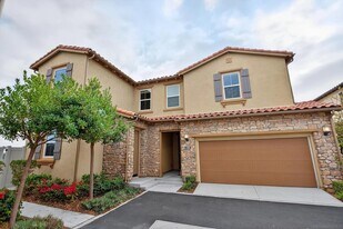 1733 Artemisia Ct in Carlsbad, CA - Building Photo