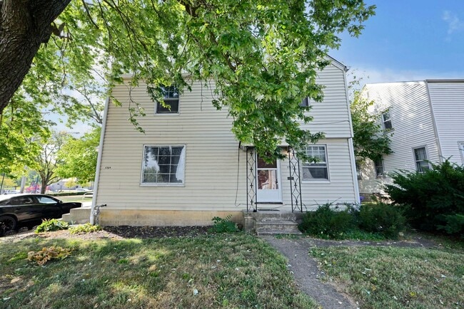 1757-1759-1759 E Frankfort St in Columbus, OH - Building Photo - Building Photo