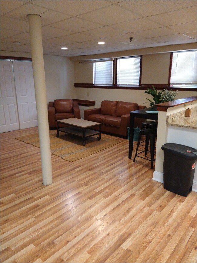 1198 Commonwealth Ave, Unit #101 in Boston, MA - Building Photo - Building Photo