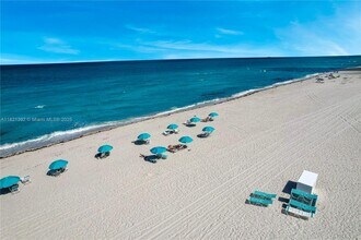 5600 Collins Ave in Miami, FL - Building Photo - Building Photo