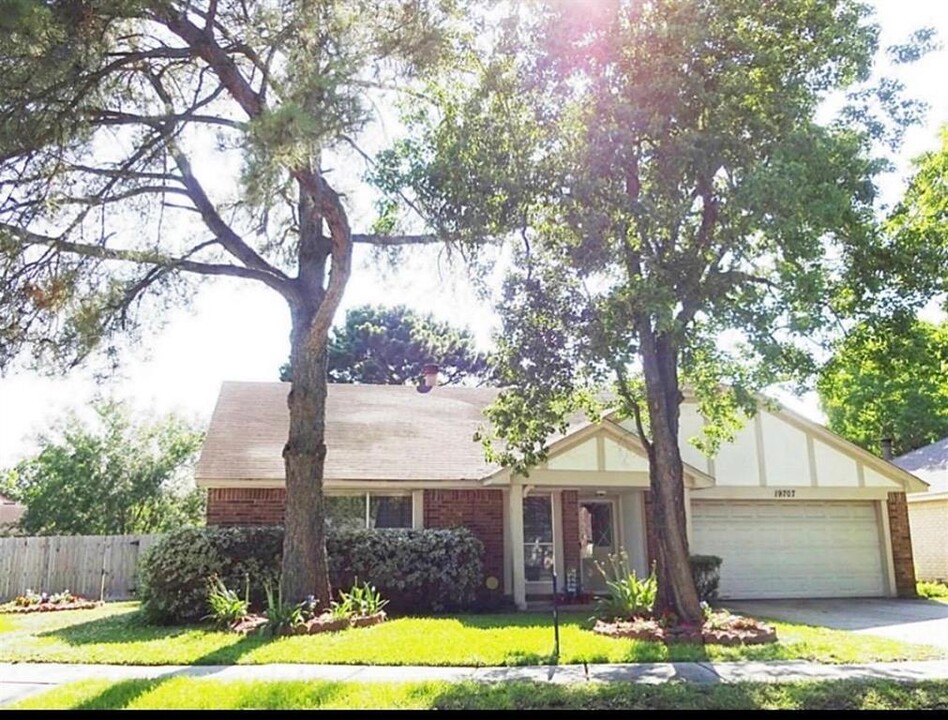 19707 Auburn Park Ln in Spring, TX - Building Photo