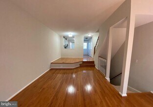 11198 Silentwood Ln in Reston, VA - Building Photo - Building Photo