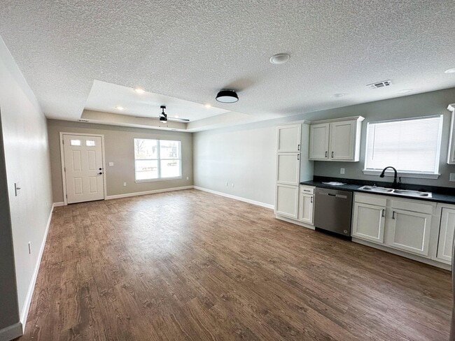 1617 Hill Valley Dr in Manhattan, KS - Building Photo - Building Photo