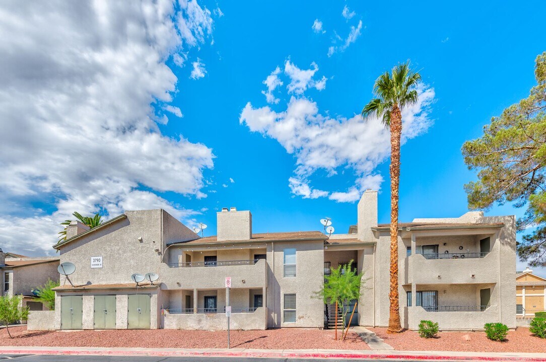 3790 Shirebrook Dr in Las Vegas, NV - Building Photo