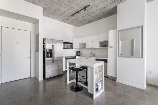 133 NE 2nd Ave, Unit 1711 in Miami, FL - Foto de edificio - Building Photo