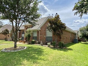 8409 Brooksby Dr in Plano, TX - Foto de edificio - Building Photo