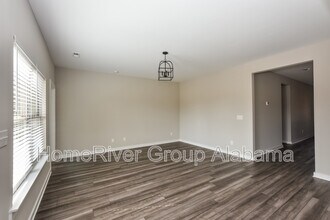 212 John Harold Dr in Meridianville, AL - Foto de edificio - Building Photo